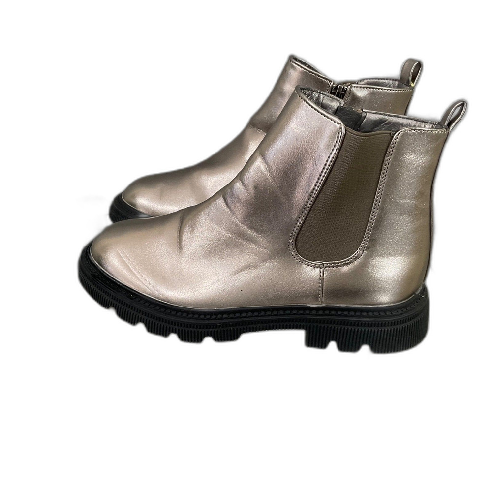 Tahari  Selmy  Chelsea Ankle metallic Boots Girls size 4 Chunky side Zip